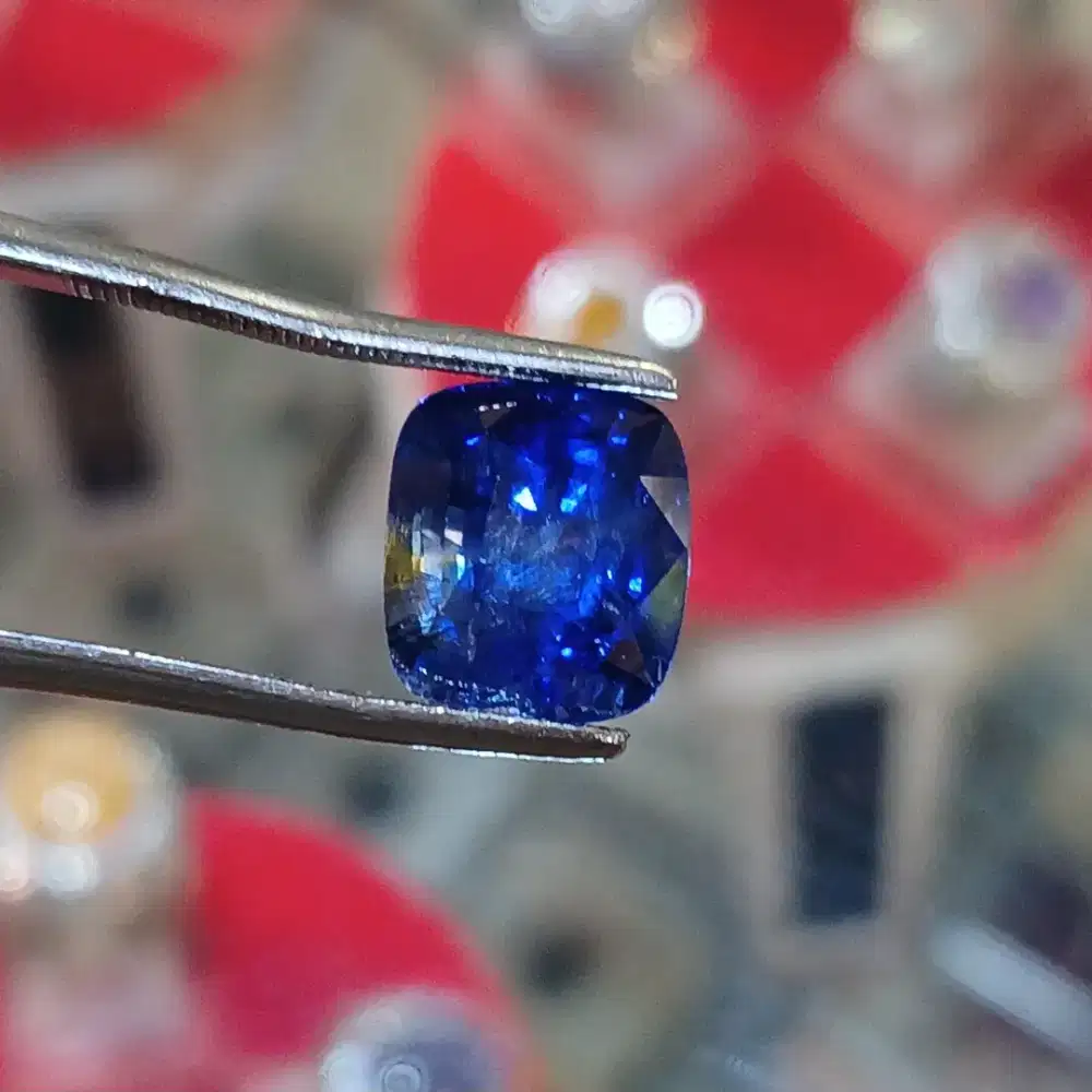 Natural Blue Sapphire Srilanka 5.60 crt