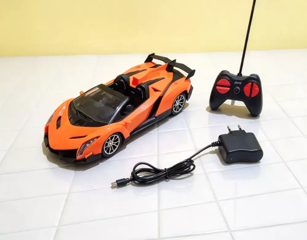 Mainan mobil remote