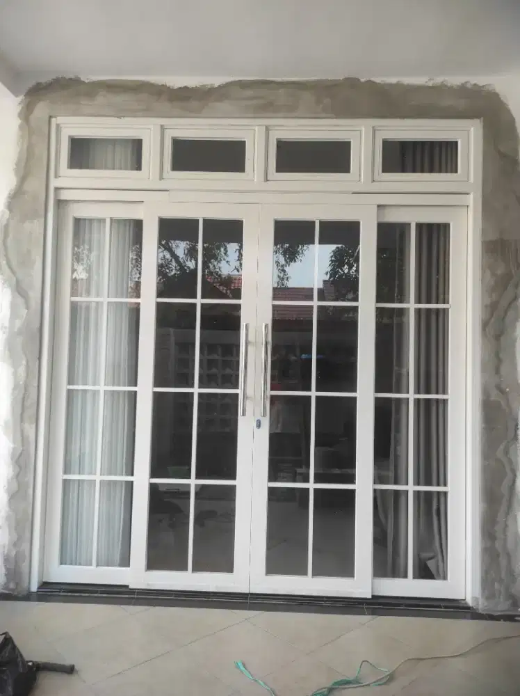 Pintu sliding swing