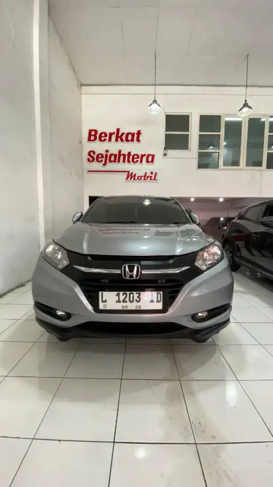 Tdp 30 Honda HR-V E Matic 1.5 silver automatic 2018 surabaya