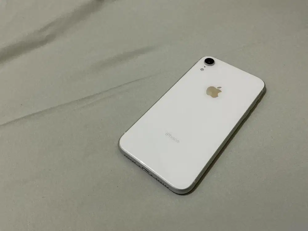 JUAL IPHONE XR WHITE
