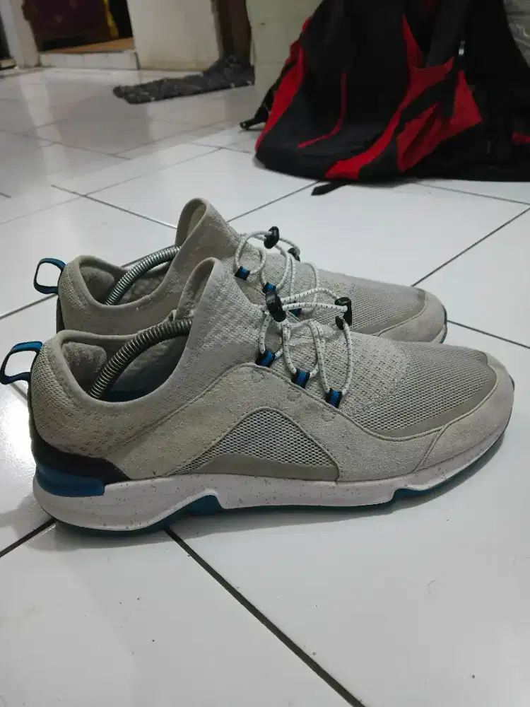 Sepatu outdoor second columbia