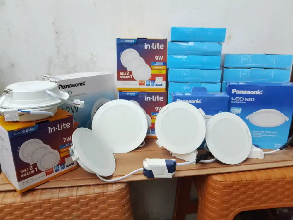 Lampu LED sisa proyek