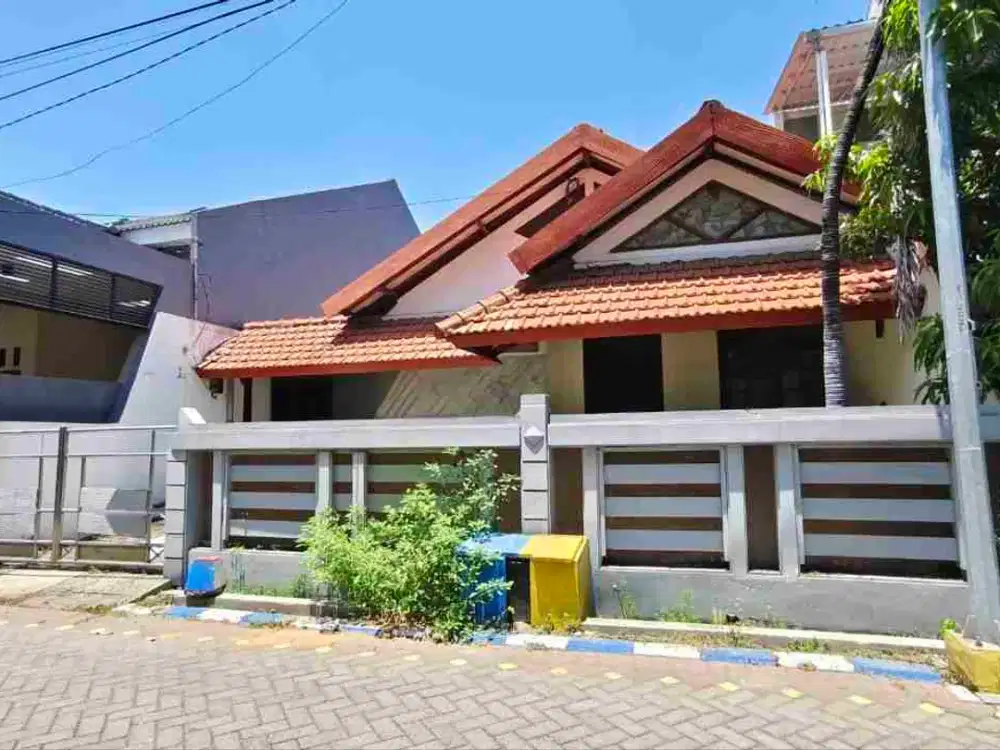 Rumah One Gate Security 24 Jam Bersih Terawat Luas 200m Disewakan Bungurasih Sidoarjo Dekat Bandara dan Bundaran Waru Juga Tol Waru serta RS Mitra Waru