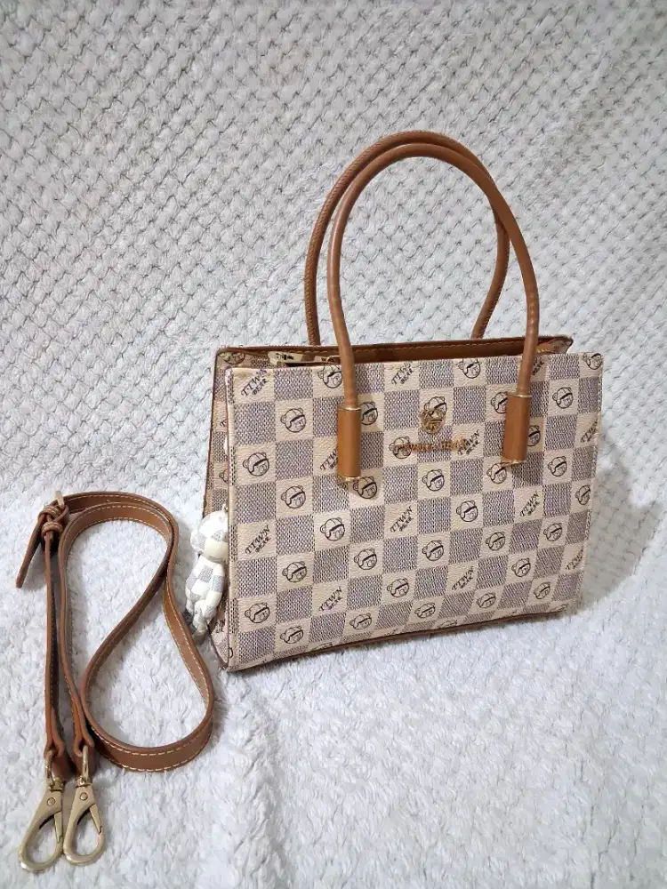 TTWN Bear Hand Bag + tali panjang