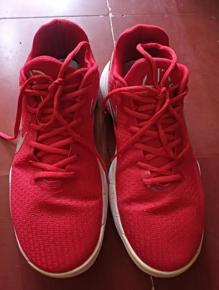 Di jual sepatu basket HD, size 44