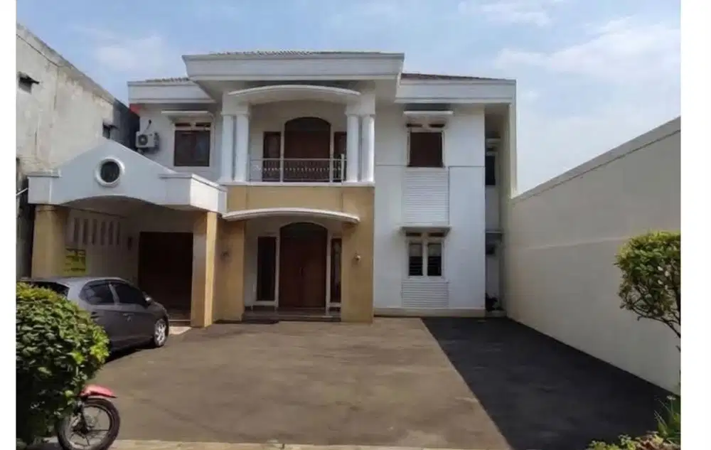 Disewakan rumah 2 lantai di mampang jaksel