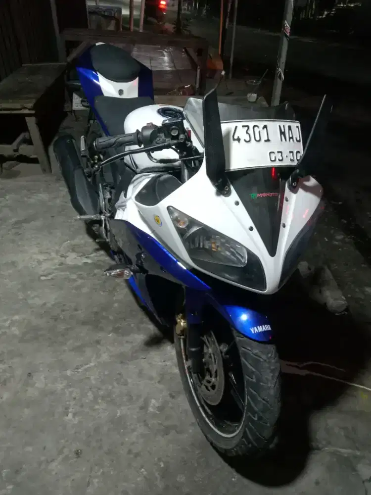 Yamaha R15 v2 tahun 2015