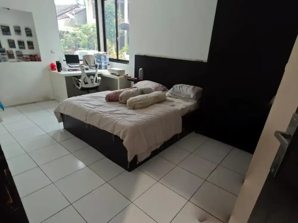 Jual Cepat Rumah Baru Kopo Permai Hoek 2 Lantai Modern Nyaman