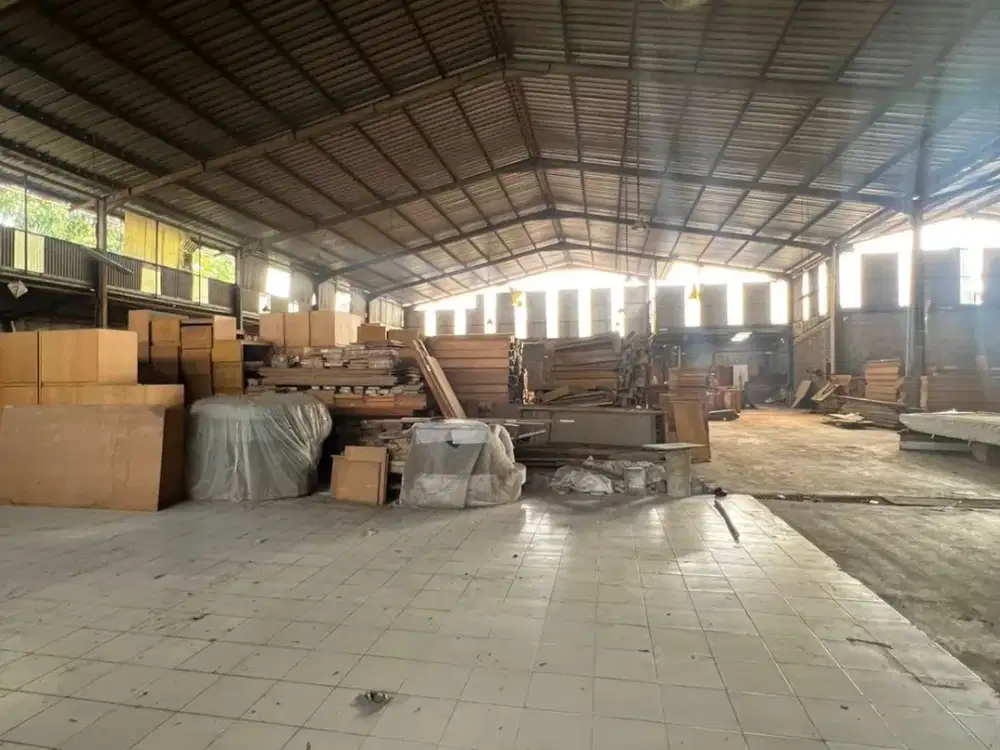 Gudang Bekas Kantor dan Workshop di Kopo Dekat Soekarno Hatta
