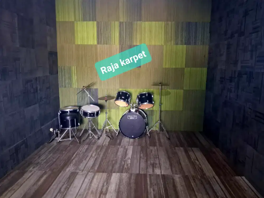 Karpet tile peredam