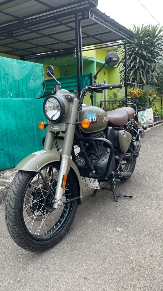 Classic 350 militer 2024