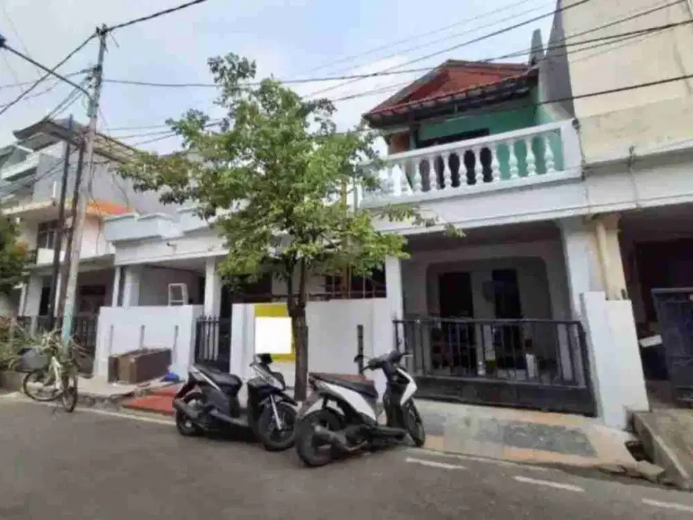 RUMAH MEGAH DI KOMPLEK DEPKEU RAWAMANGUN