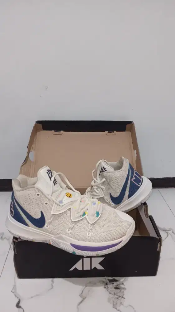 Sepatu Nike Kyrie 5