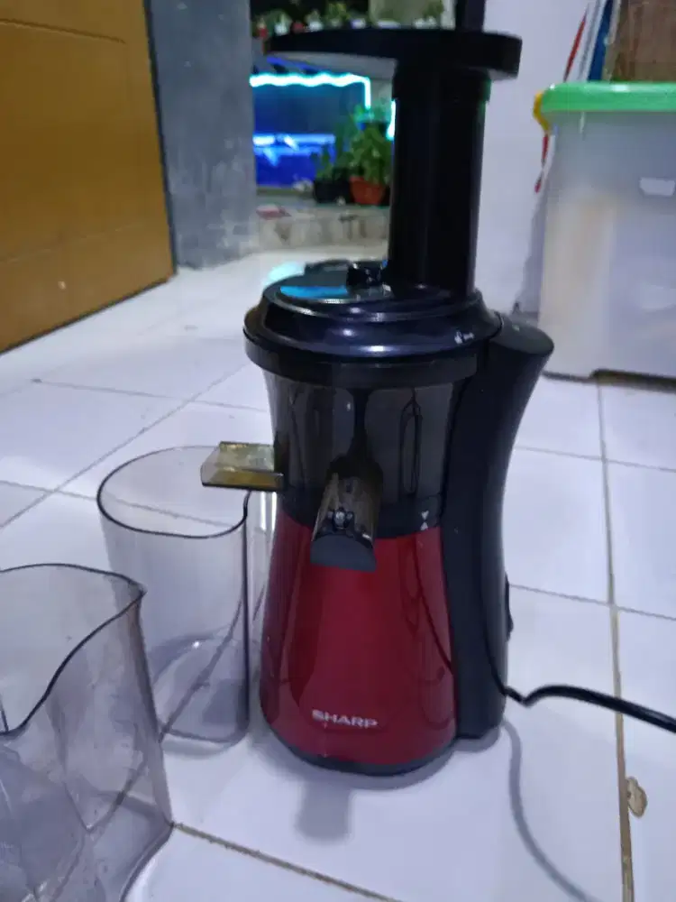 SHARP Slow Juicer 0.8 Liter 150 Watt EJC20YRD EJC 20 YRD.tanpa ampas