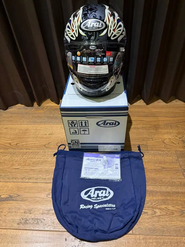 Arai Astro-GX Orloj Black