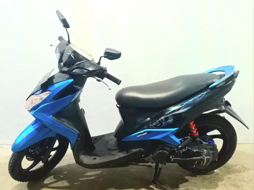 YAMAHA XEON 2012
