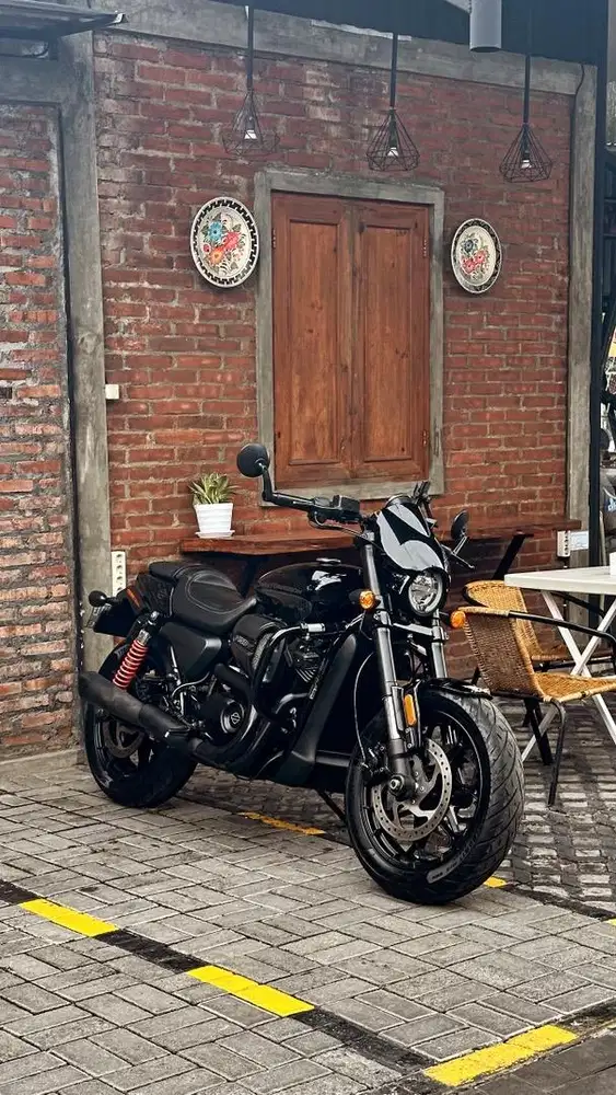 HARLEY STREETROD 750 2018 FULL PAPER