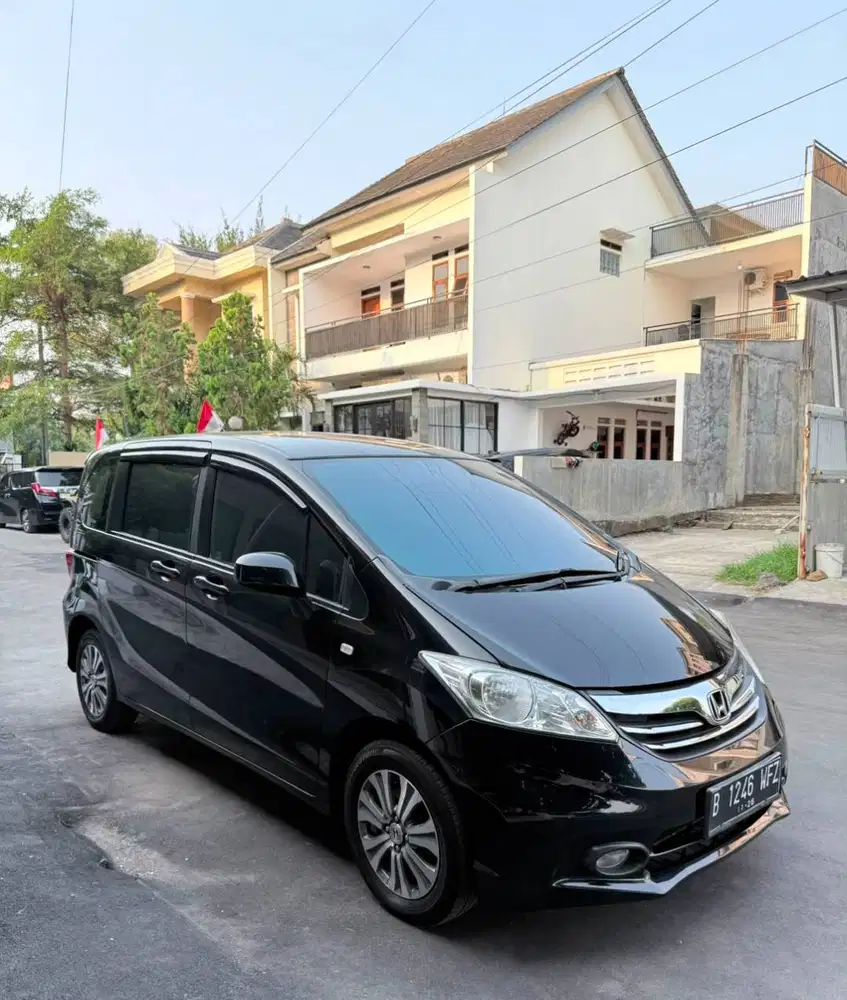 Jual Honda Freed SD Matic 2012 – Rp115 Juta Nego
