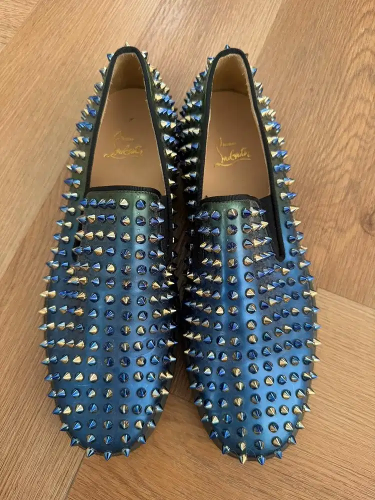 Christian louboutin sepatu bekas