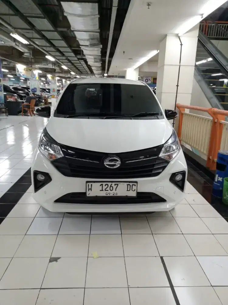 DAIHATSU SIGRA R 1.2 DELUXE AT 2023 PUTIH