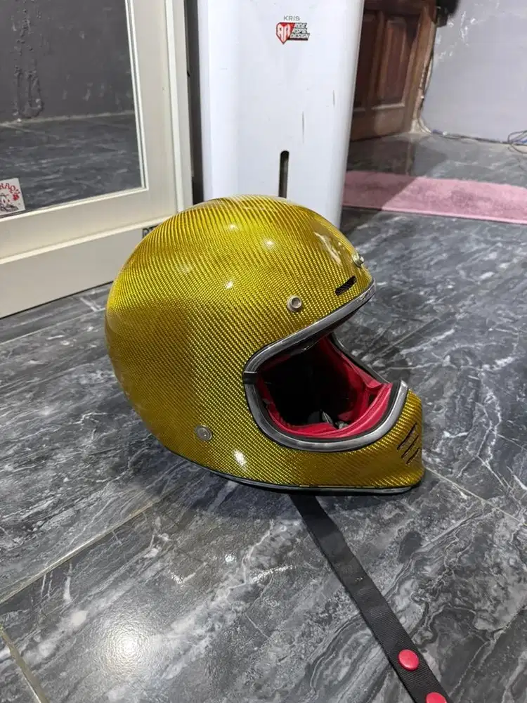 helm carbon gold