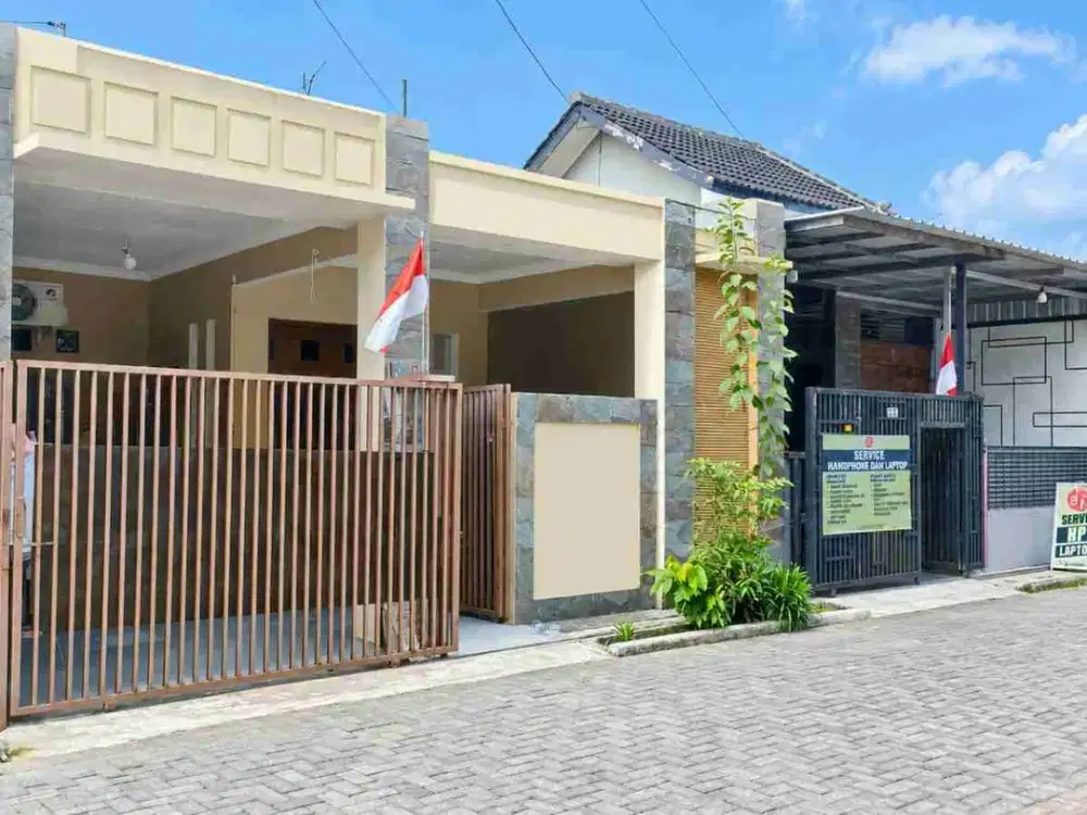 Dijual rumah nyaman hdp selatan di Parangjoro