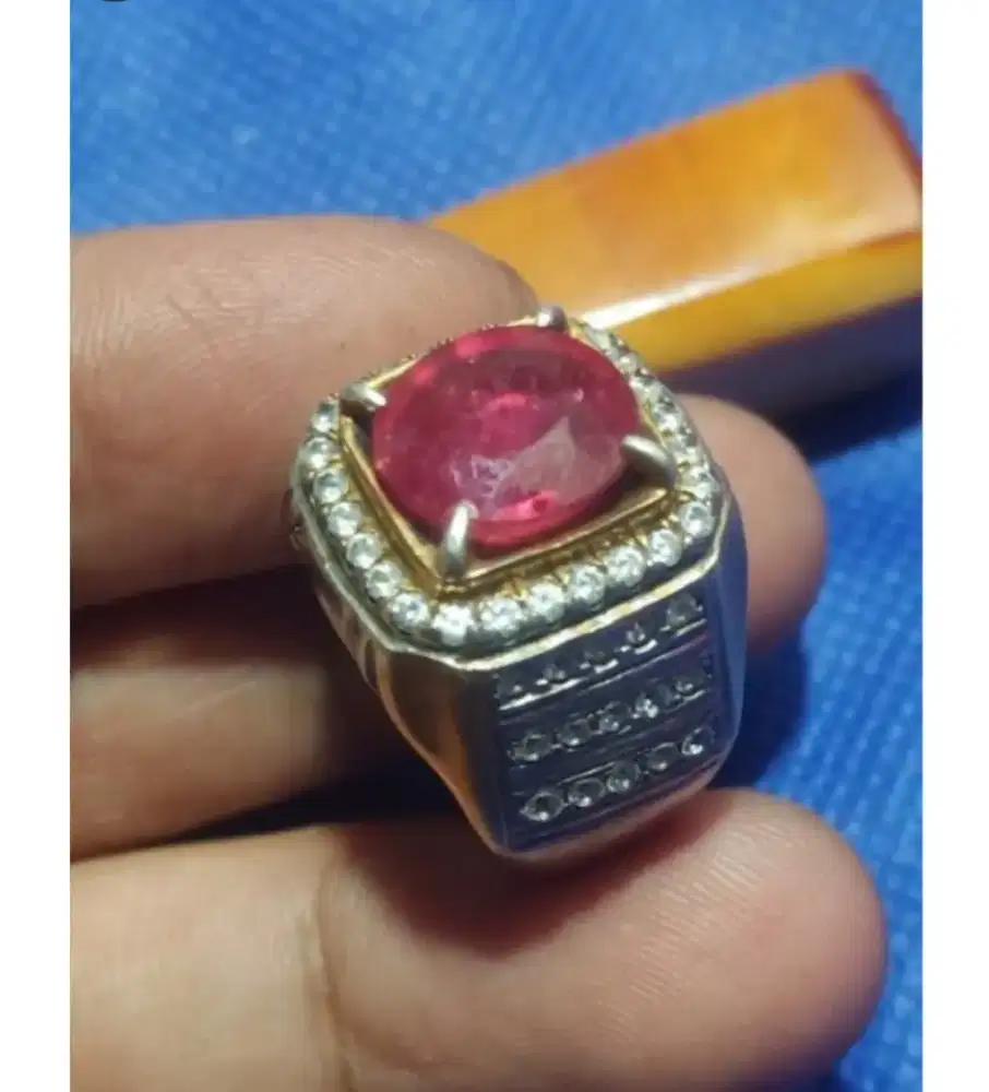 Cincin Rubi pegeon blood
