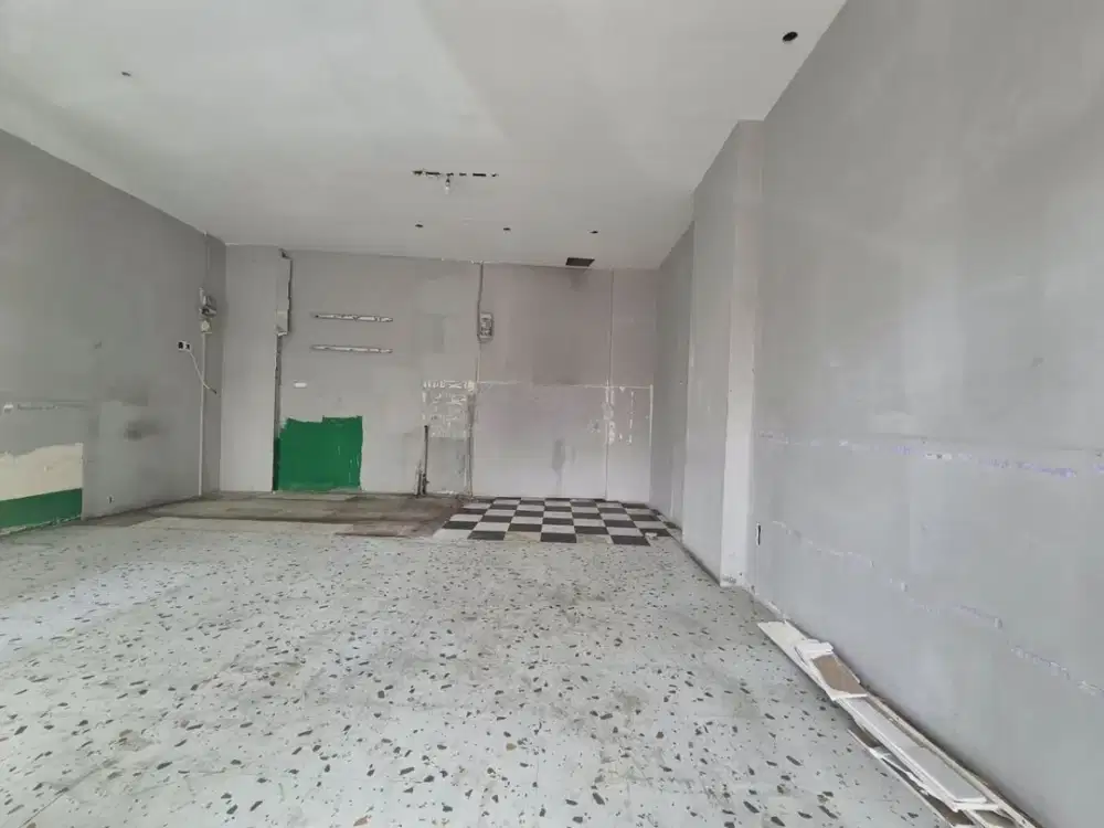 Ruang Usaha Dan Ex Kost Strategis Sayap Riau Bandung