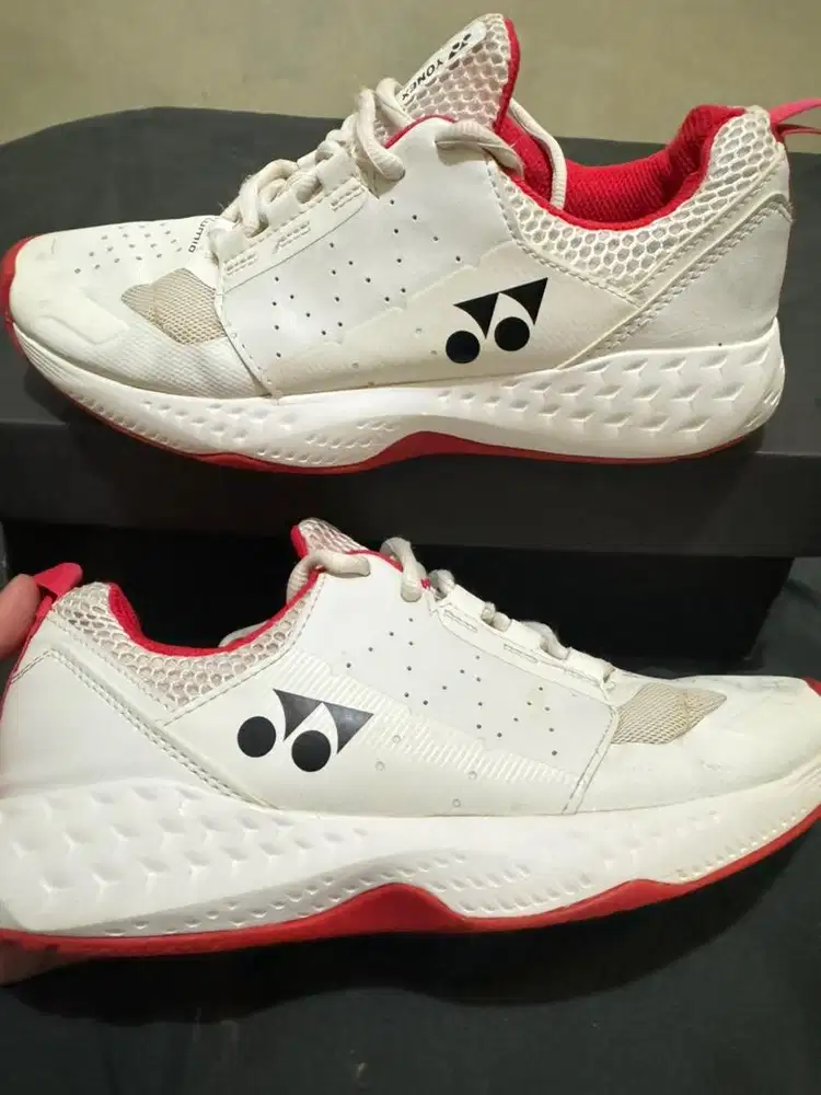 Sepatu badminton yonex original