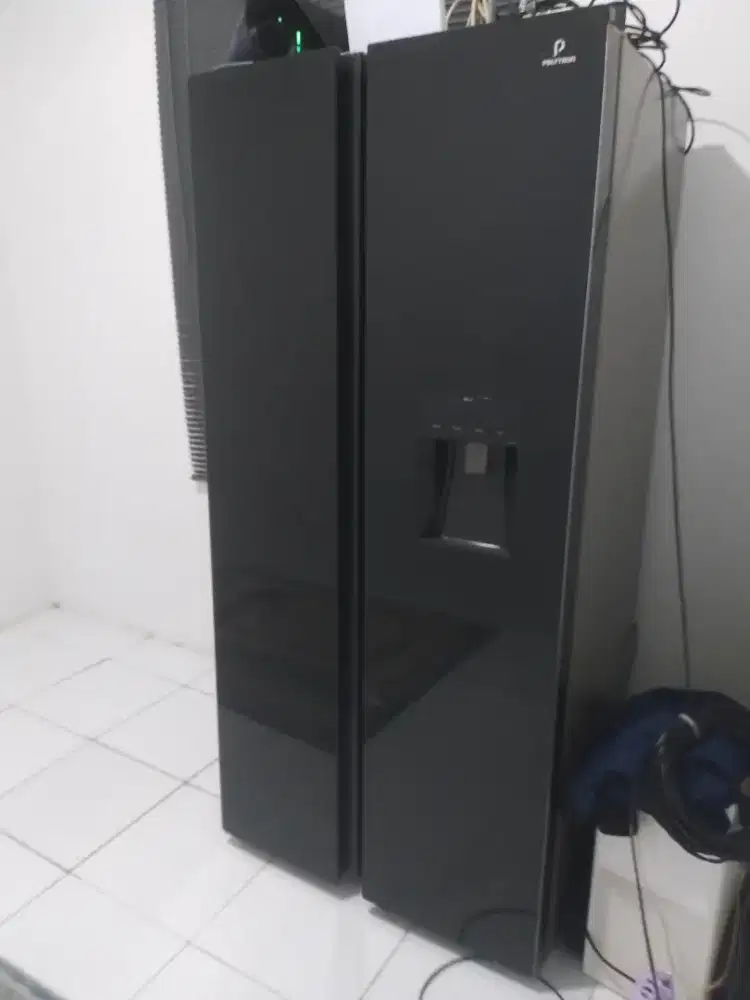 Jual kulkas 2 pintu merek POLYTRON Jual bu siapa cepat di dpt