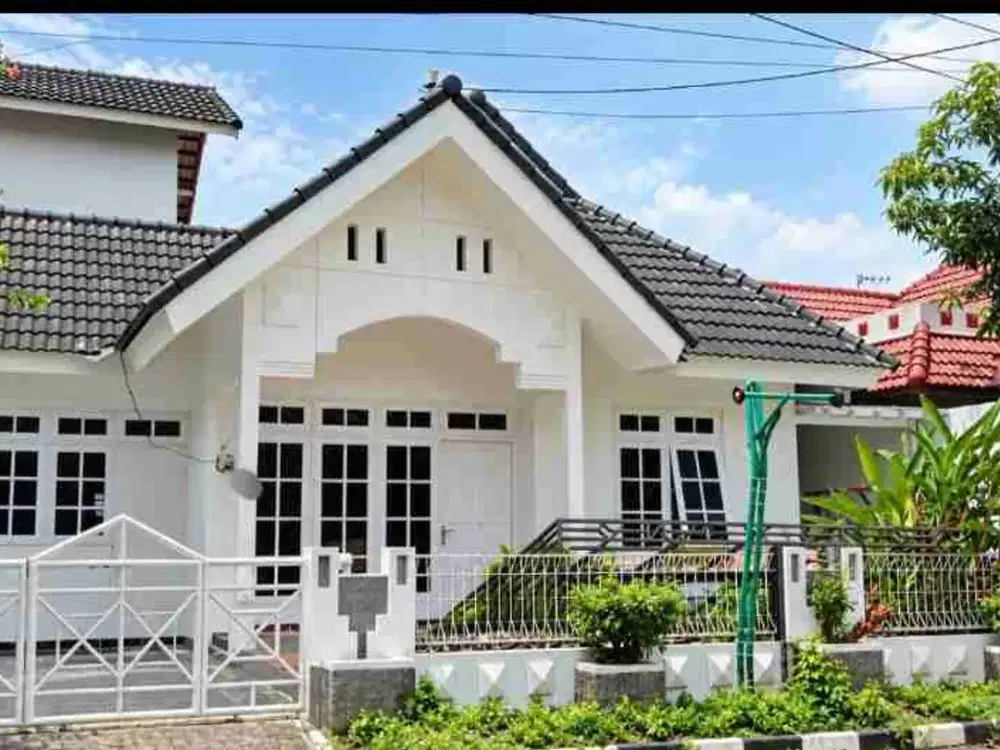 ( DEKAT UNDIP ) RUMAH DI SRONDOL BUMI INDAH BANYUMANIK SEMARANG