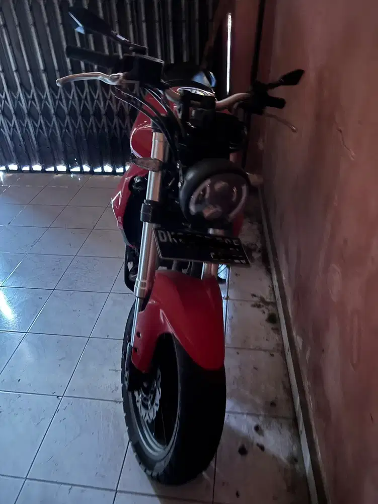 Benelli tnt 250
