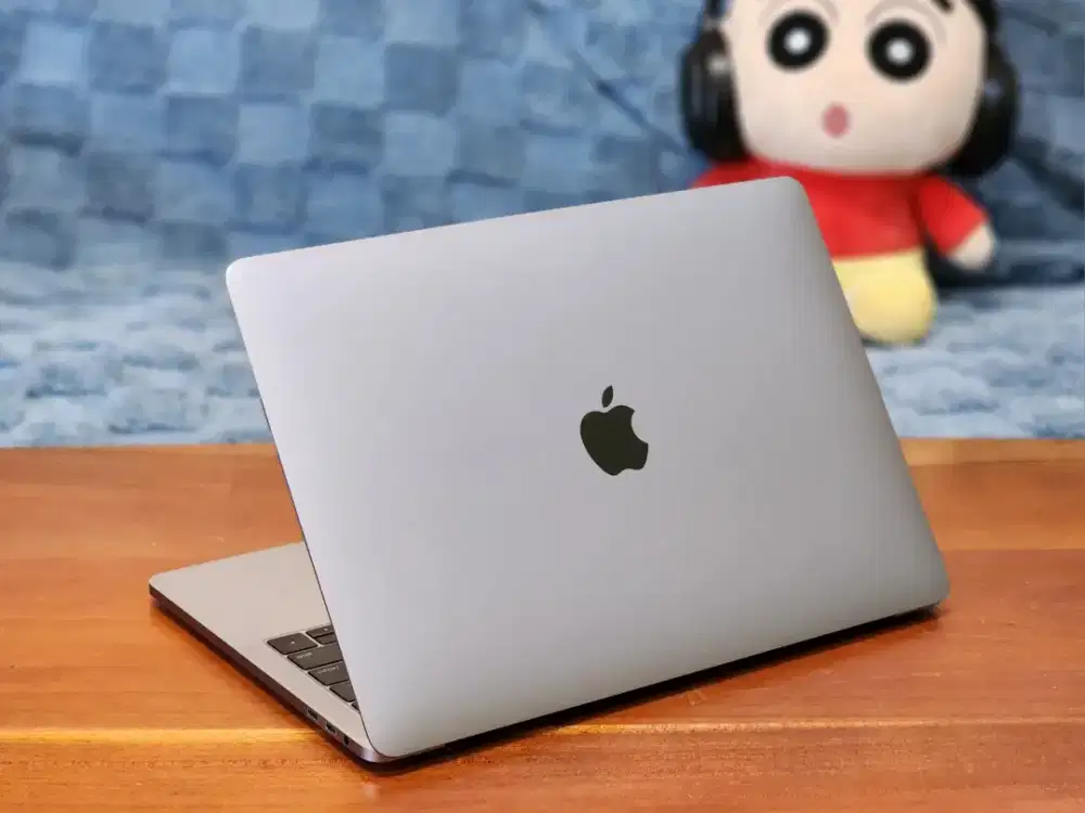 Fresh! MacBook Pro Core i7 16/500 Space Grey Touchbar FourThunderbolt