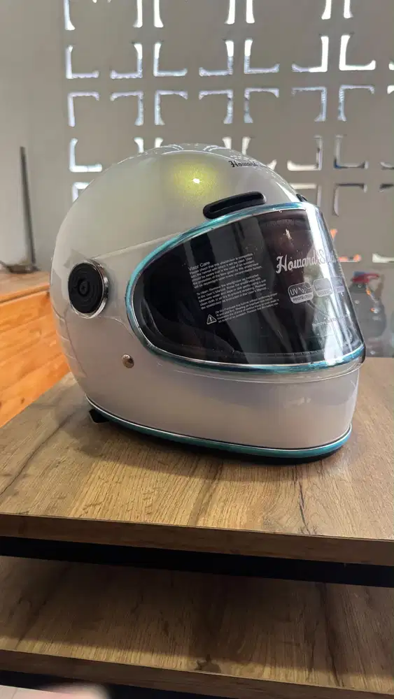 Helm Howard Smith Tracker Retro