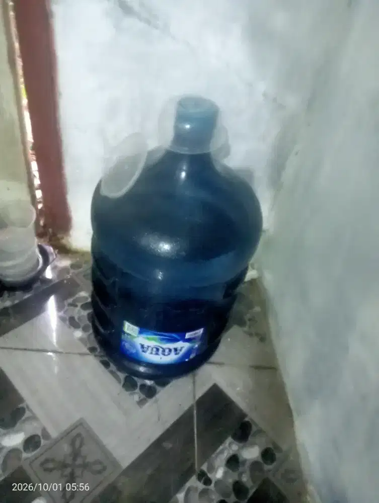 Di jual gas dan galon