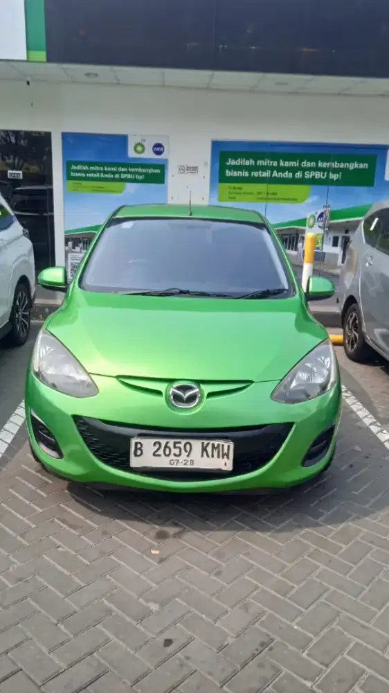 Low km Mazda 2 type V TH 2012 Very Good condition