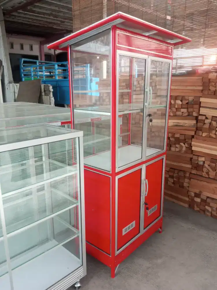Etalase toko semarang