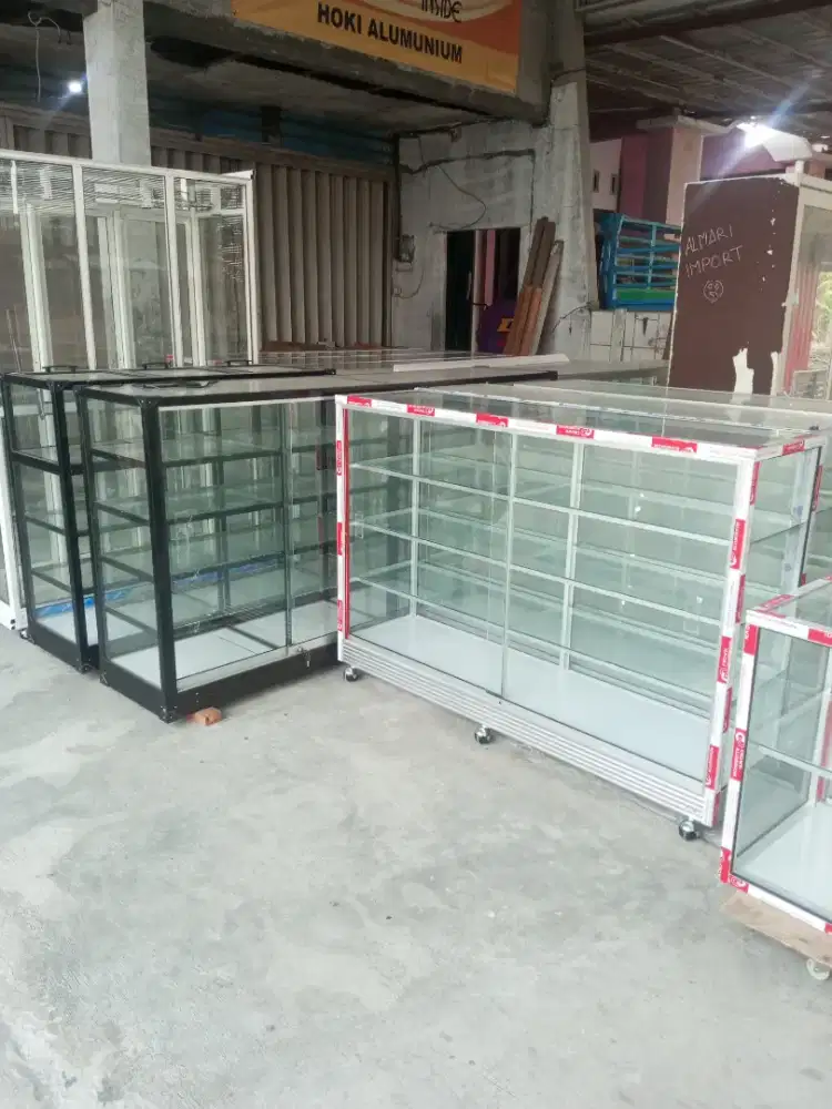 Etalase warung sembako