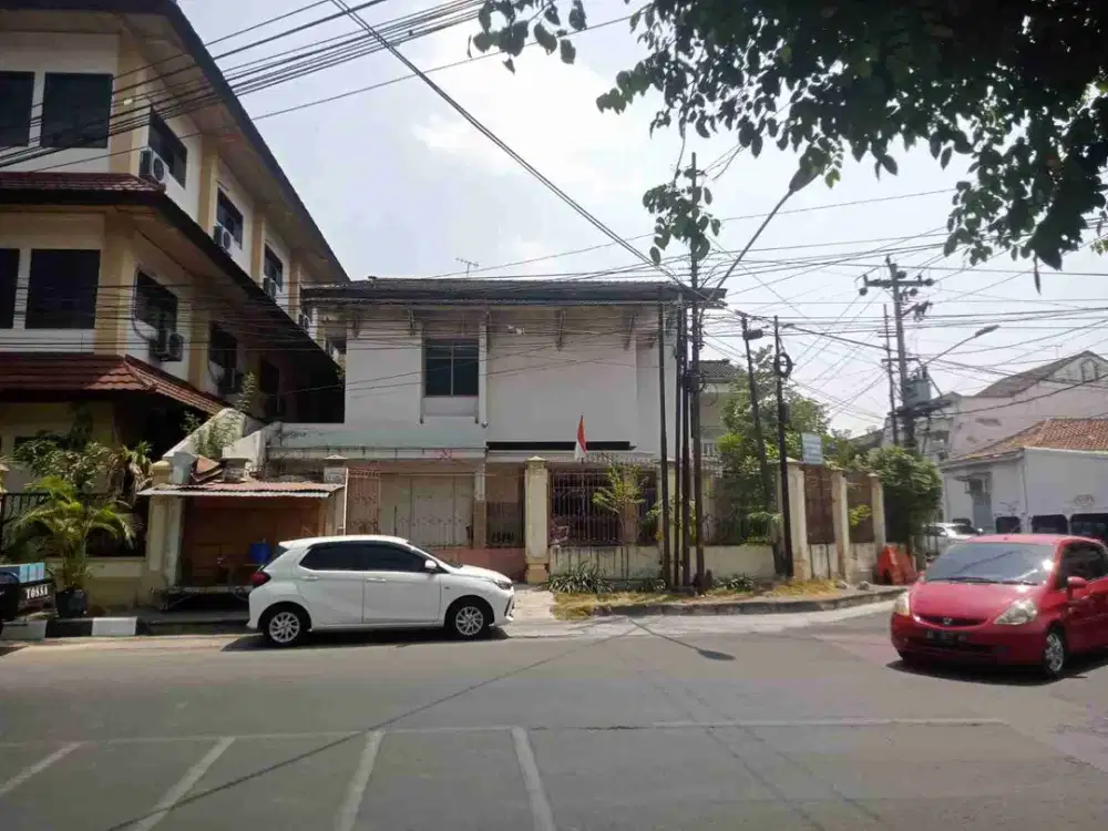 DI JUAL RUMAH HOOK DI PUSAT KOTA SURAKARTA