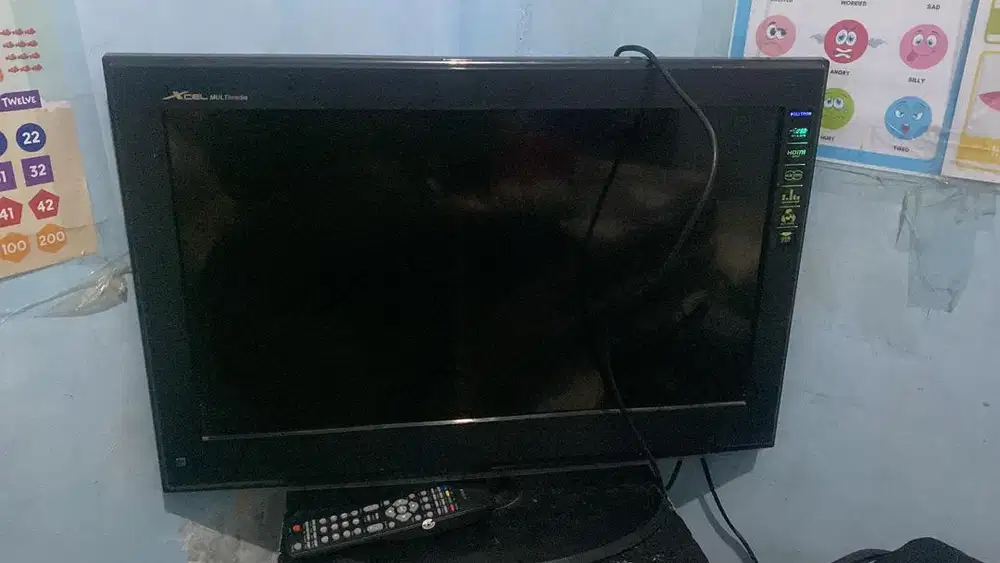 TV LCD Polytron 24 Inch