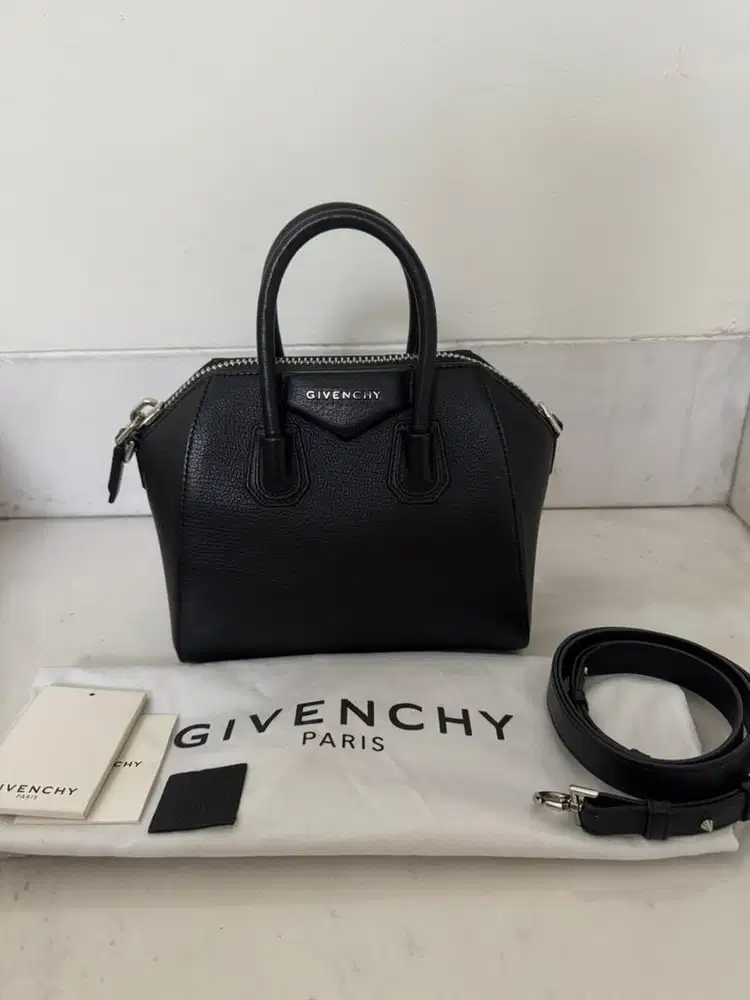 Like new Givenchy mini antigona grained leather complete set