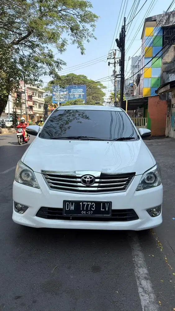 Innova G 2012 AT