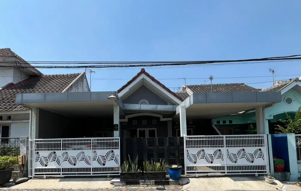 Area Tenang Strategis Rumah 225m2