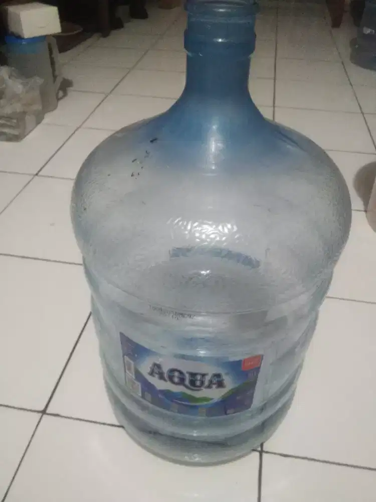 Galon kosong AQUA
