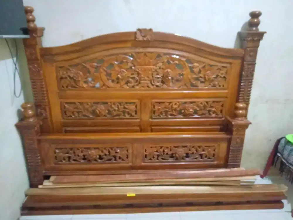 Kayu Jati Muda Tempat Tidur