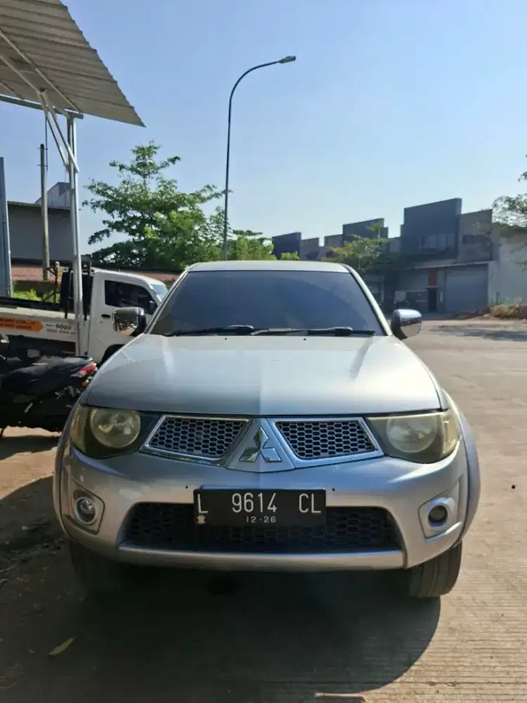 Dijual mobil mitsubishi triton doble cabin 4×4