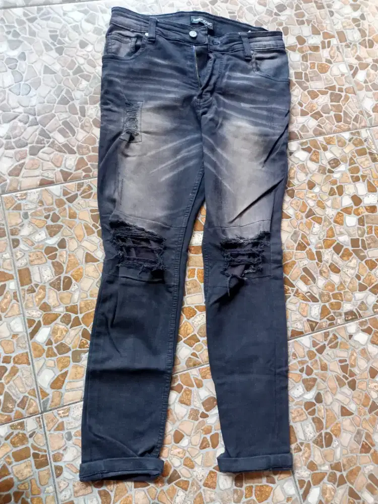 Preloved Celana Jeans Weird