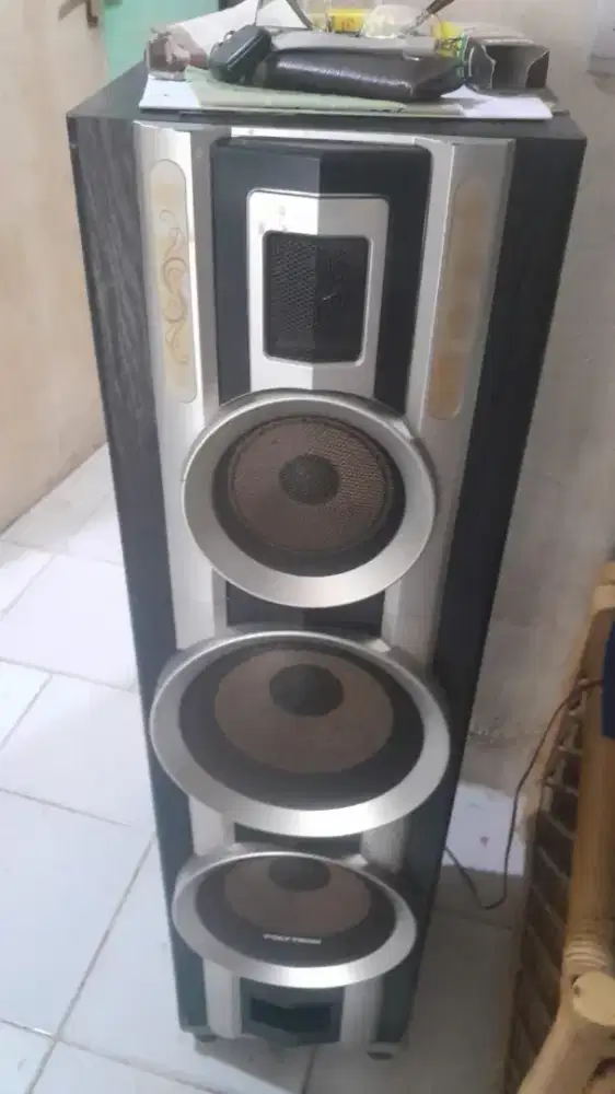 Speaker aktif polytron