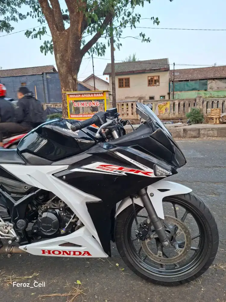CBR 150R Plat D kota bandung Mesin josjis Surat2 BPKB STNK FAKTUR lkp